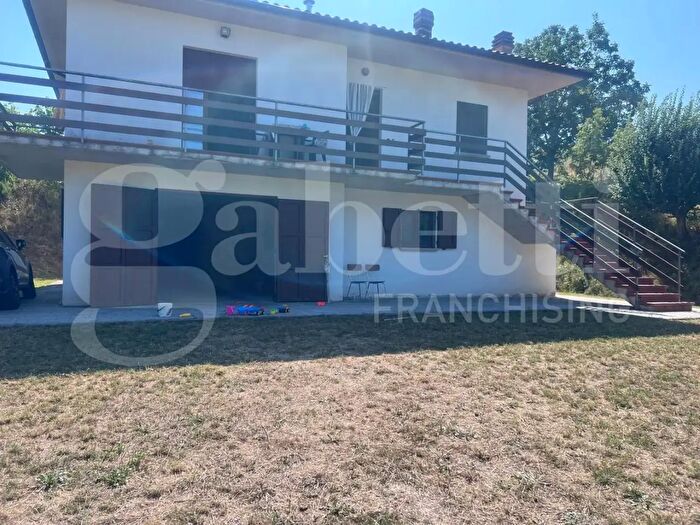 Casa con 5 locali in vendita in Strada Provinciale, Pietralunga