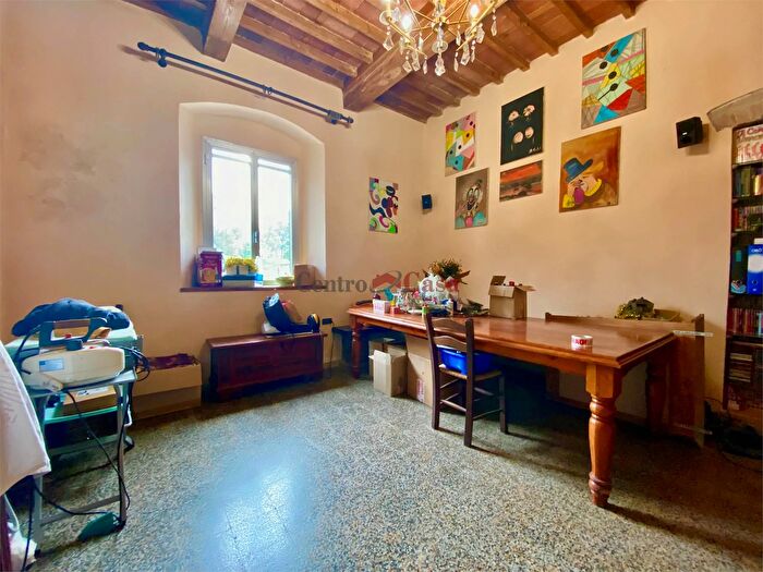 Appartamento con 5 locali in vendita in Lucca