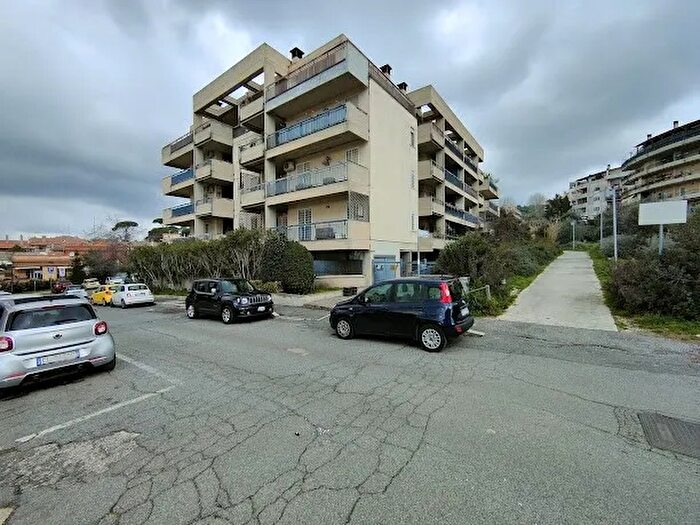 Appartamento trilocale in affitto in Via Aldo Gattanelli, Albano Laziale