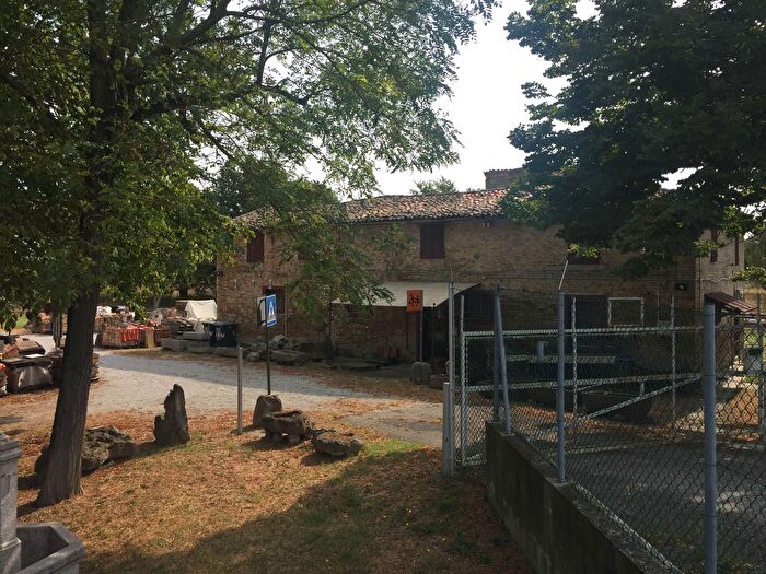 Casa con 11 locali in vendita in Ravenna