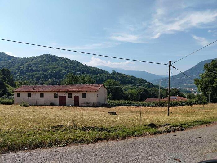 Casa trilocale in vendita in Via Comba Nari Snc, Gambasca