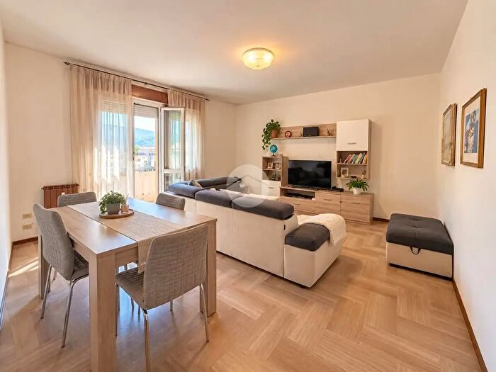 Appartamento quadrilocale in vendita in Viale Alcide De Gasperi, Darfo Boario Terme