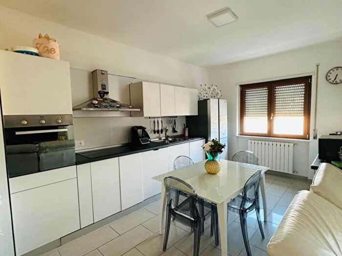 Appartamento trilocale in affitto in Via Guglielmo Marconi, Quattromiglia, Rende