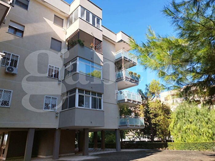 Appartamento trilocale in vendita in Via Ranieri, Bari