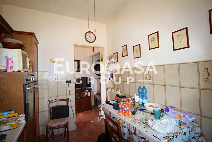 Appartamento quadrilocale in vendita in Sottomonte, Capannori