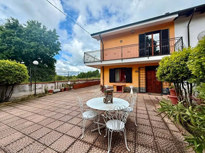 Casa con 10 locali in vendita in Strada Padana Ovest, Quattordio