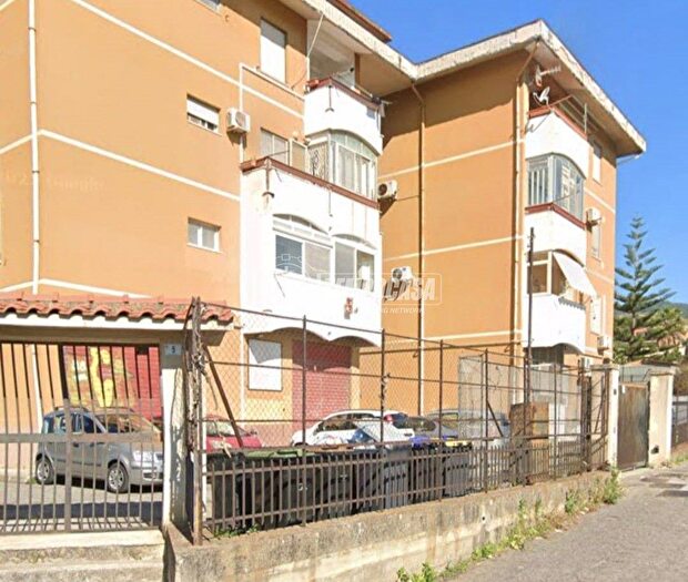 Appartamento quadrilocale in vendita in Contrada Campolino, Messina
