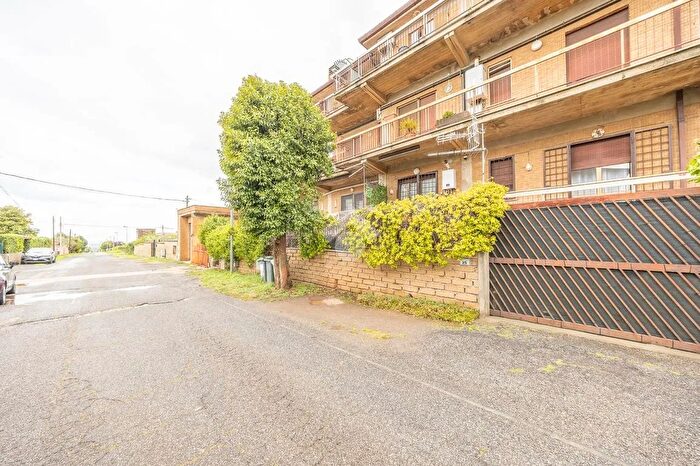 Appartamento trilocale in vendita in Via Giosue Carducci, Zagarolo