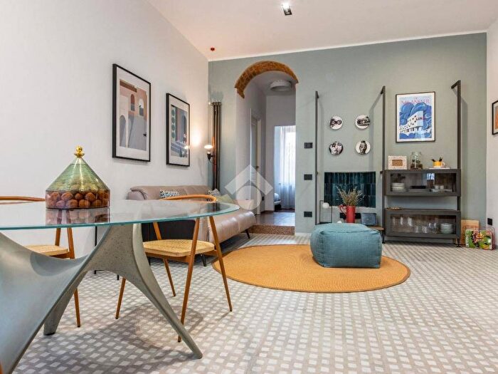 Appartamento trilocale in affitto in Via Conte Rosso, Lambrate, Milano