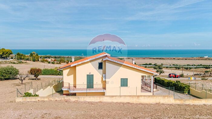 Casa con 7 locali in vendita in Cda Montebello, Montenero Di Bisaccia