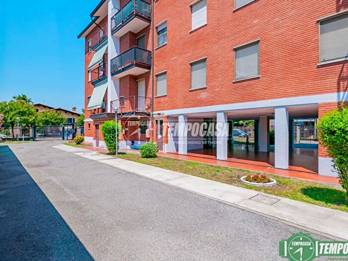 Appartamento quadrilocale in vendita in Via Papa Giovanni XXIII Ale, Tavazzano Con Villavesco