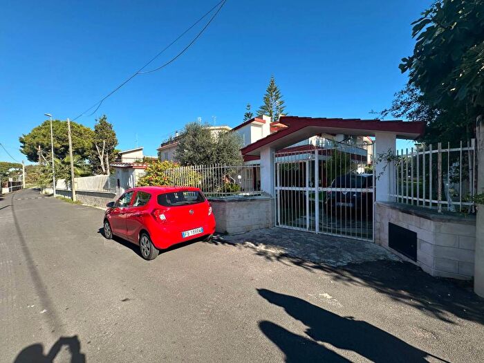 Appartamento trilocale in affitto in Via Calamari, San Vito Carelli, Taranto