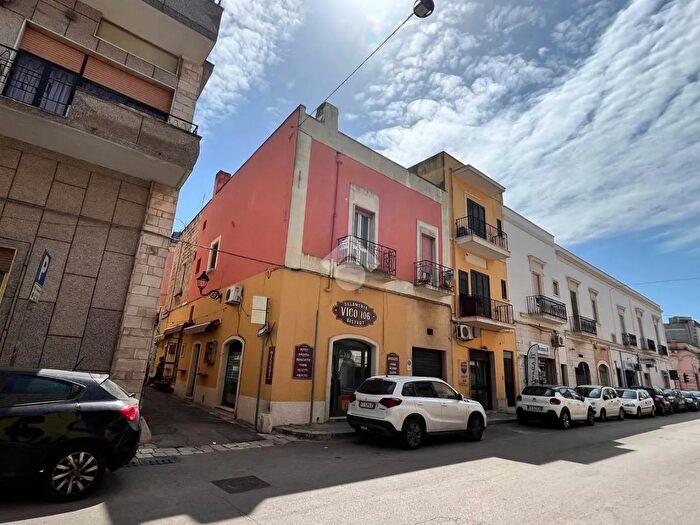 Appartamento con 5 locali in vendita in Via Gian Battista Vico, Galatone