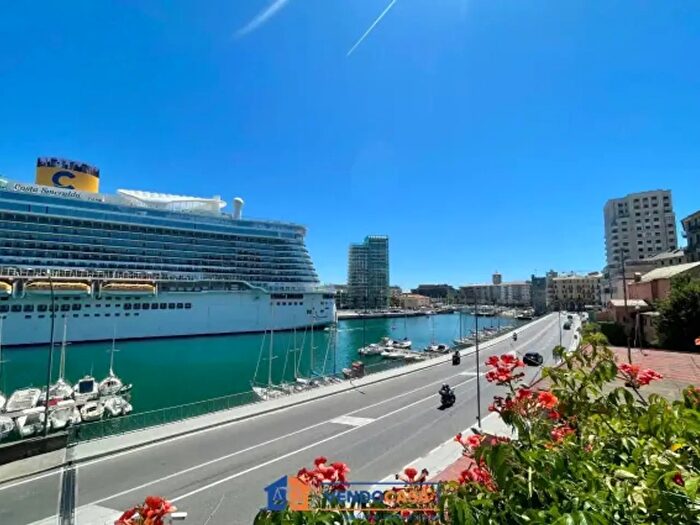 Appartamento con 5 locali in vendita in Via degli Incisa, Savona