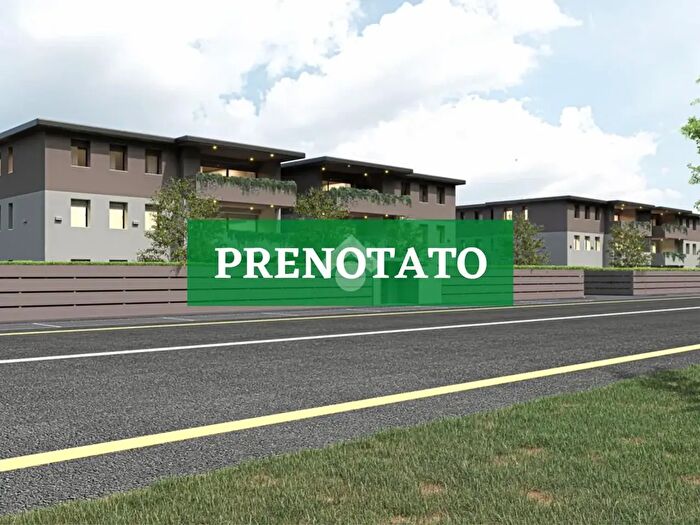 Appartamento quadrilocale in vendita in Via San Martino, Treviglio