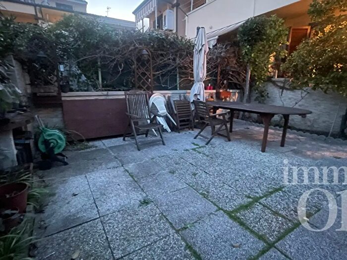 Casa con 6 locali in vendita in Livorno