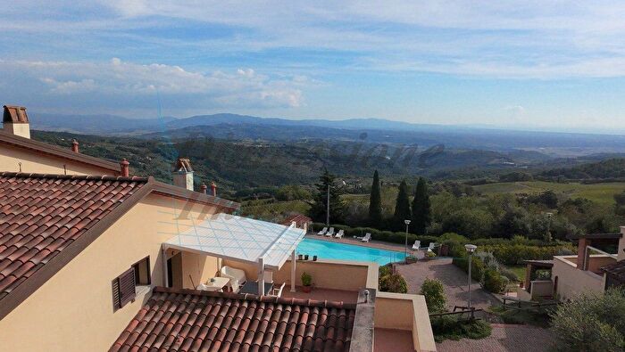 Appartamento bilocale in vendita in Via del Commercio, Riparbella