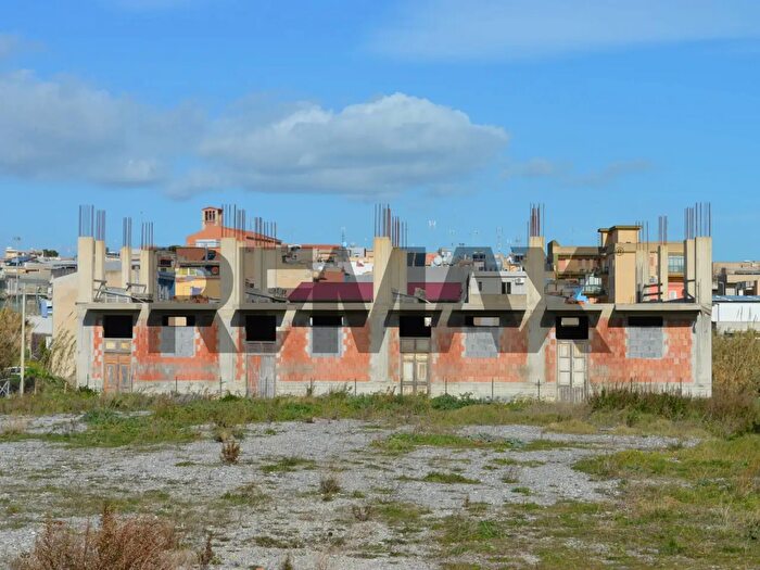 Casa con 8 locali in vendita in Via Geraci, Pachino