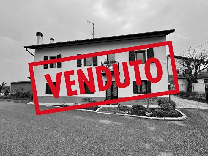 Casa con 7 locali in vendita in Via Cristallo, Premariacco