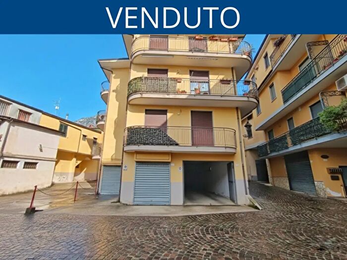 Appartamento quadrilocale in vendita in Via Casarienzo, Solofra