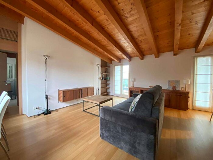 Appartamento bilocale in affitto in Via Broletto, Duomo, Milano