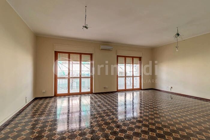 Appartamento con 5 locali in vendita in Via Freud, Siracusa