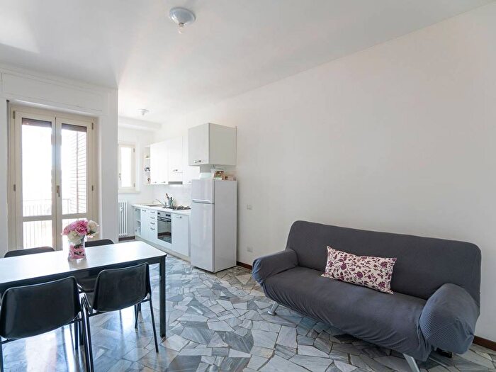 Appartamento trilocale in affitto in Via Edoardo Bassini, Città Studi, Milano