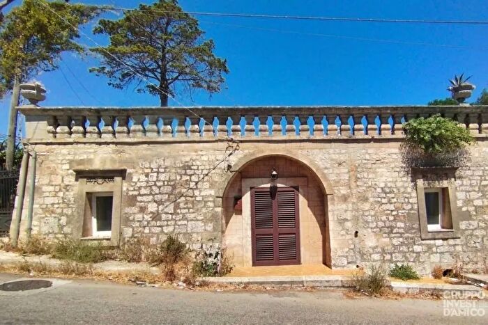 Casa bilocale in vendita in Viale Vecchio del Canale Brindisi Fasano, Fasano