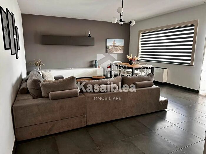 Appartamento con 5 locali in vendita in Via Caronia, Ragusa