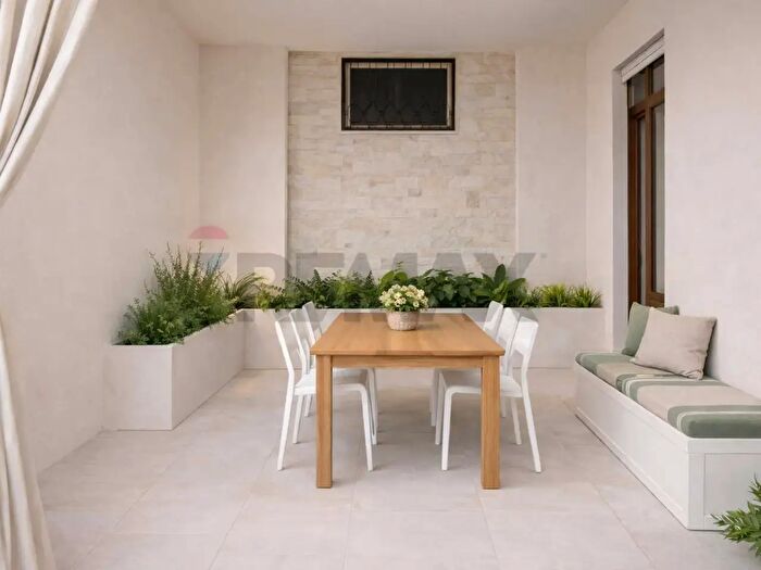 Appartamento con 5 locali in vendita in Via Virgilio, Triggiano