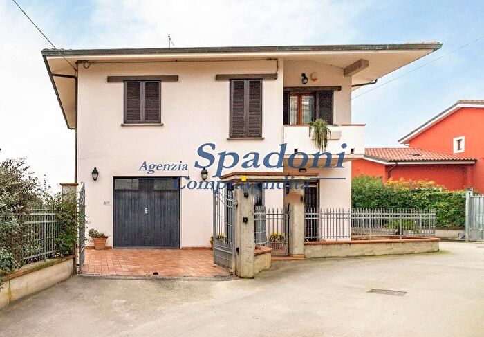 Casa con 7 locali in vendita in Monsummano Terme