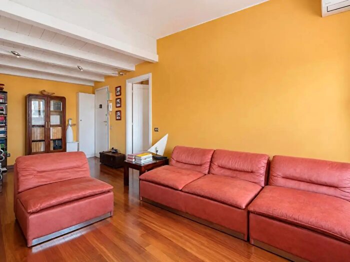 Appartamento bilocale in vendita in Via Voghera a, Milano