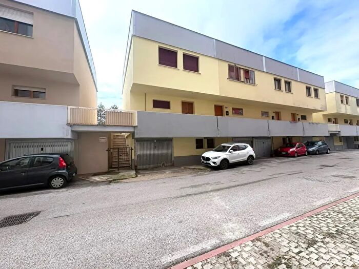 Casa con 5 locali in vendita in Via Svizzera, LAquila