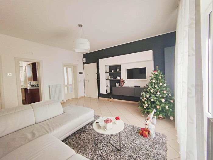 Appartamento quadrilocale in vendita in Vico II dei Mille, Martina Franca