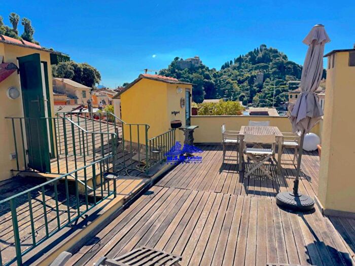 Casa quadrilocale in affitto in Via Roma, Portofino