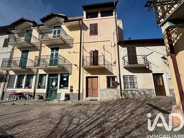 Appartamento con 5 locali in vendita in Piazza Milite Ignoto, Bardineto