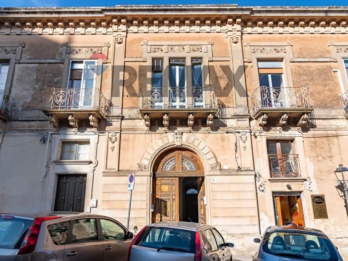 Appartamento trilocale in vendita in Via San Sebastiano, Palazzolo Acreide