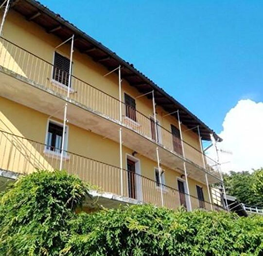 Casa con 5 locali in vendita in Stresa
