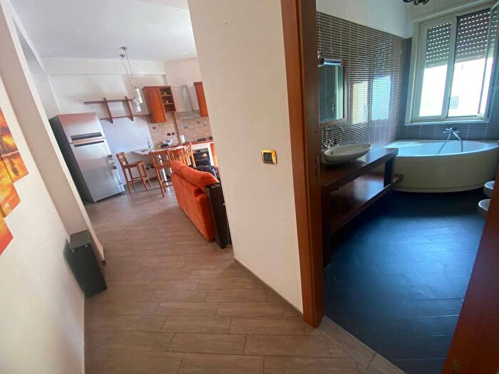 Appartamento trilocale in affitto in Viale Giostra, Garibaldi, Messina