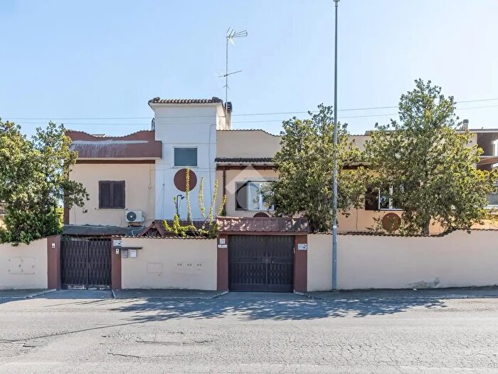 Appartamento quadrilocale in vendita in Via Casilina, Roma