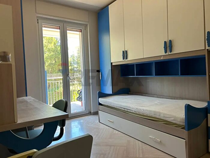 Appartamento con 5 locali in affitto in Bari