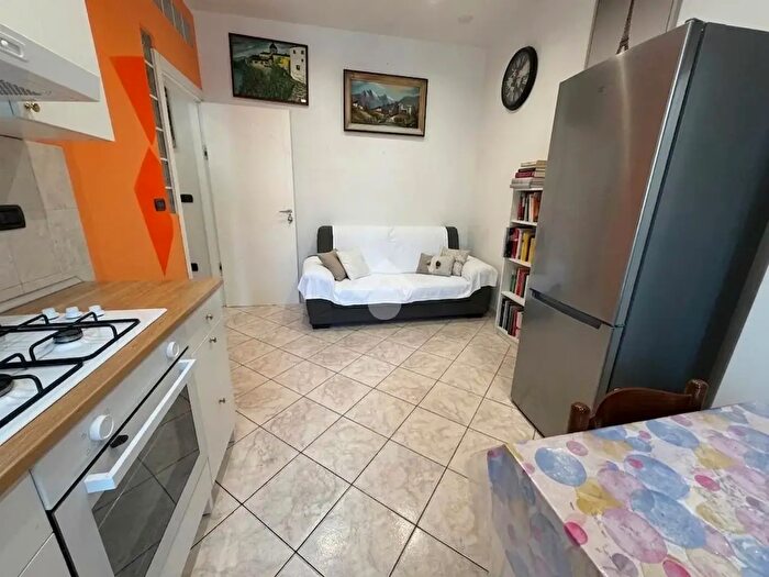 Appartamento trilocale in vendita in Via Nizza, Torino