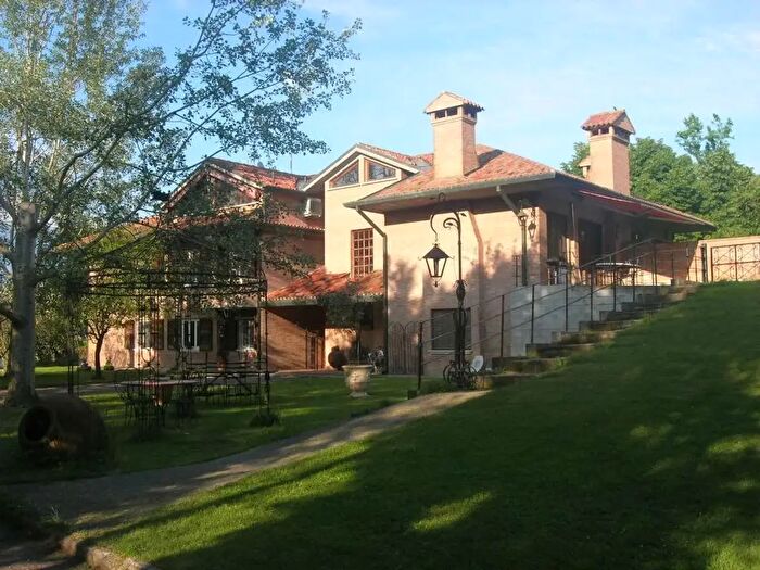 Casa con 10 locali in vendita in Ferrara