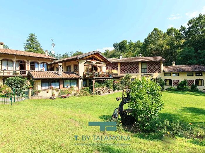 Appartamento trilocale in vendita in Rancio Valcuvia