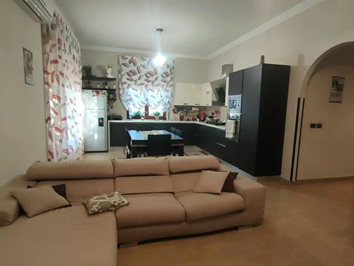 Appartamento con 5 locali in vendita in Via Abate SantElia, Reggio Calabria