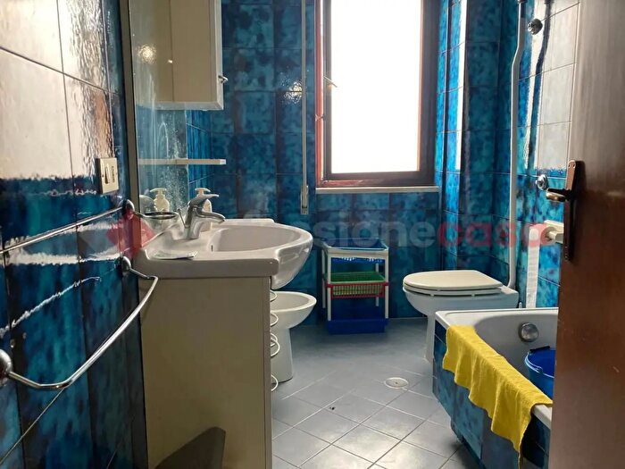 Appartamento quadrilocale in vendita in Via Gubbio Snc, Mondragone