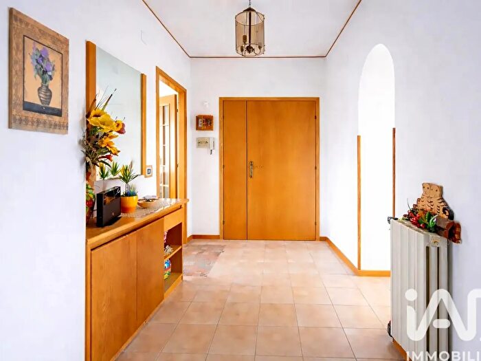 Appartamento con 8 locali in vendita in Via Napoleone, Castellalto