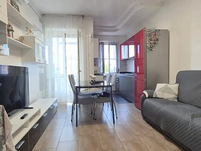 Appartamento trilocale in vendita in Via Momo, Chivasso