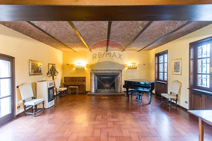 Casa con 10 locali in vendita in Case Sparse Castellana, Fiorenzuola DArda