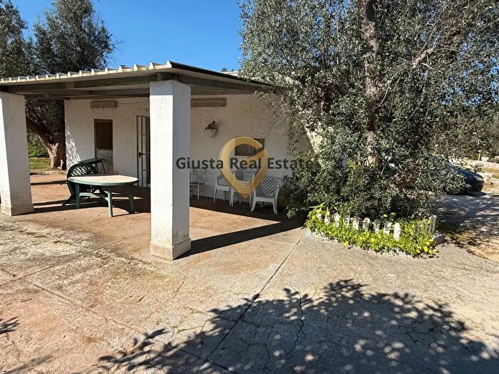 Casa trilocale in vendita in Contrada Tanusci, Latiano